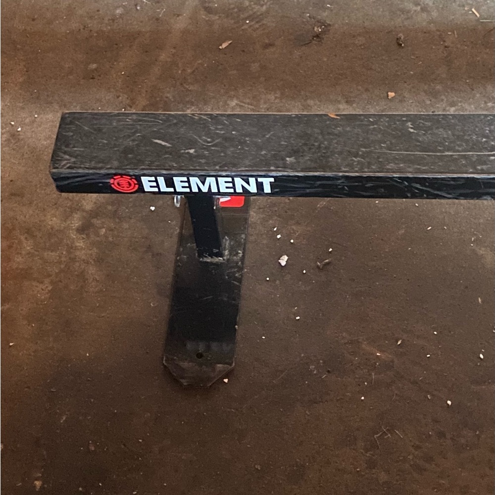 Element Skateboard rail